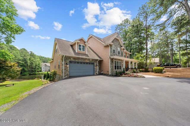 101 Vanore Road, West End, NC 27376