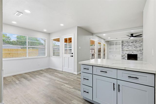 16438 Glenshannon Drive, Houston, TX 77059