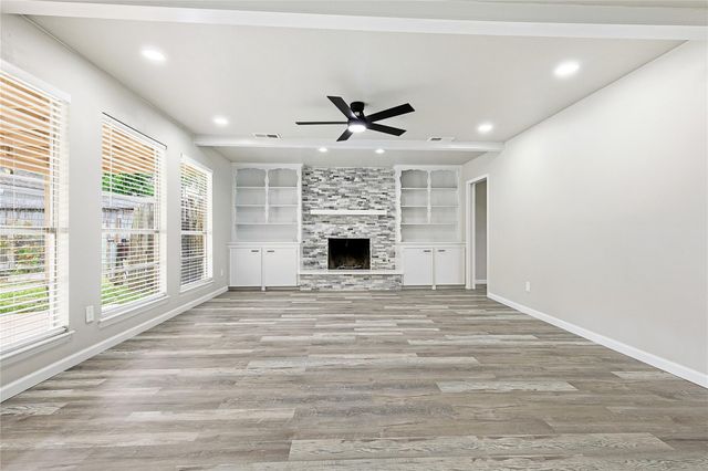 16438 Glenshannon Drive, Houston, TX 77059