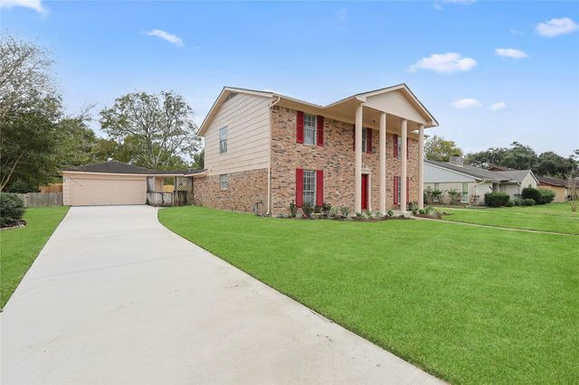 16438 Glenshannon Drive, Houston, TX 77059