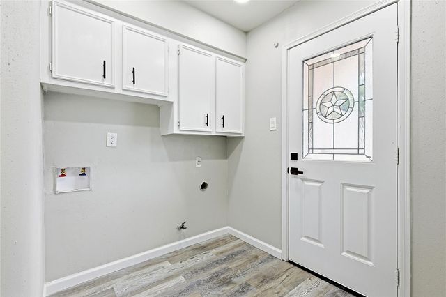 16438 Glenshannon Drive, Houston, TX 77059