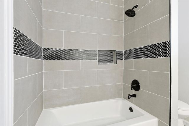 16438 Glenshannon Drive, Houston, TX 77059