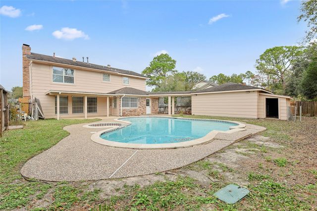 16438 Glenshannon Drive, Houston, TX 77059