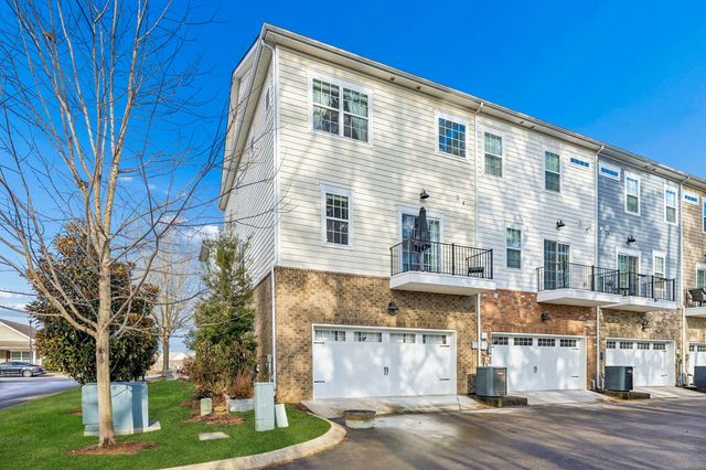 1035 Avery Park Dr, Smyrna, TN 37167