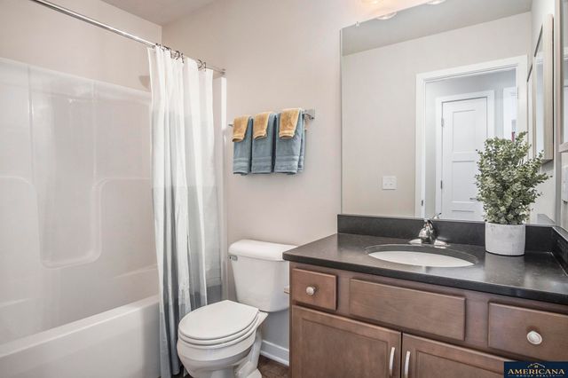 10710 Portage Drive, Papillion, NE 68046