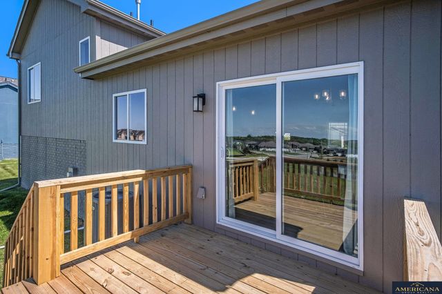 10710 Portage Drive, Papillion, NE 68046
