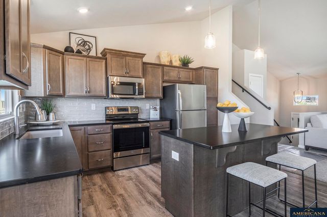 10710 Portage Drive, Papillion, NE 68046