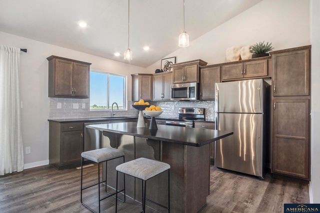 10710 Portage Drive, Papillion, NE 68046