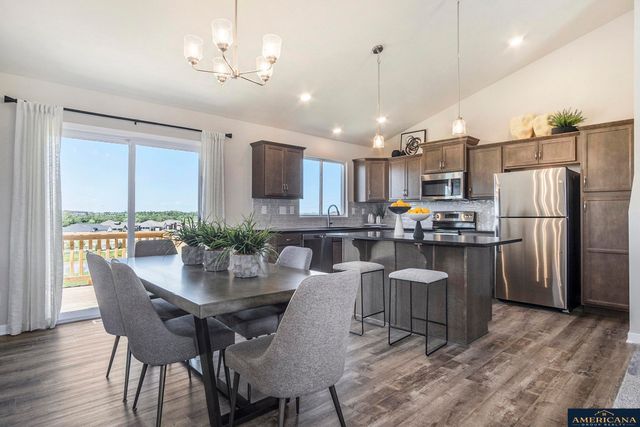 10710 Portage Drive, Papillion, NE 68046