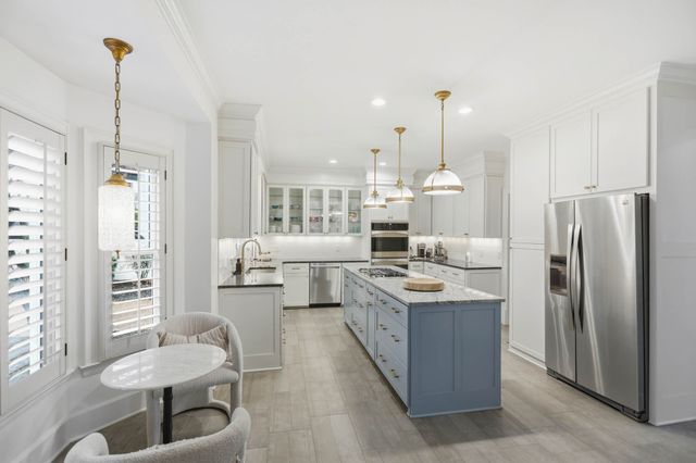 107 Chatsworth Dr, Nashville, TN 37215