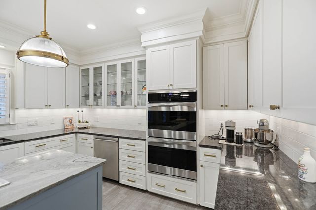 107 Chatsworth Dr, Nashville, TN 37215