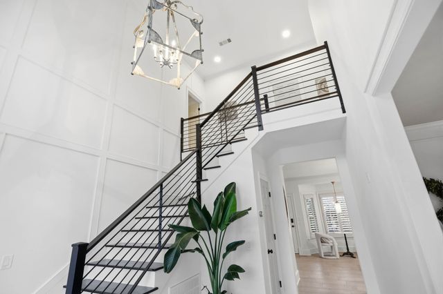 107 Chatsworth Dr, Nashville, TN 37215