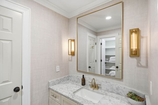 107 Chatsworth Dr, Nashville, TN 37215