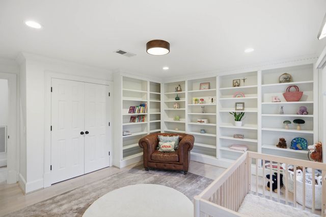 107 Chatsworth Dr, Nashville, TN 37215