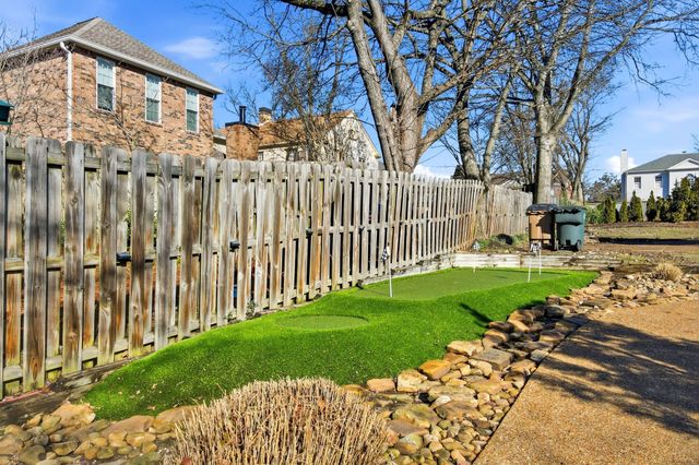 107 Chatsworth Dr, Nashville, TN 37215