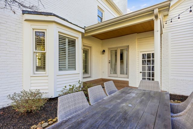 107 Chatsworth Dr, Nashville, TN 37215