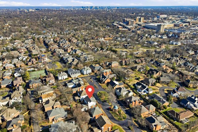107 Chatsworth Dr, Nashville, TN 37215