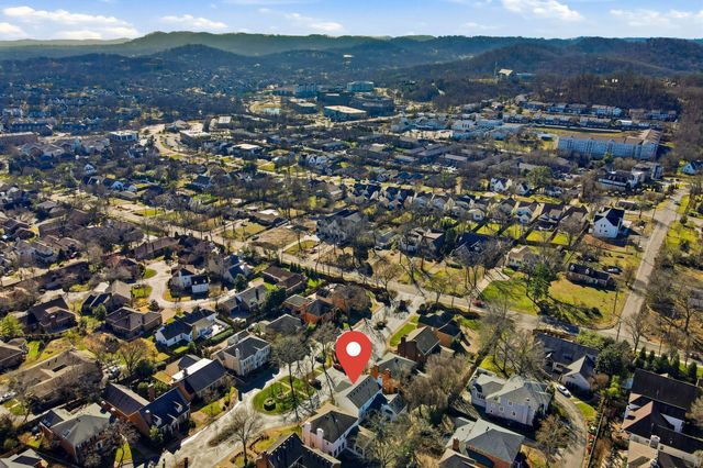107 Chatsworth Dr, Nashville, TN 37215