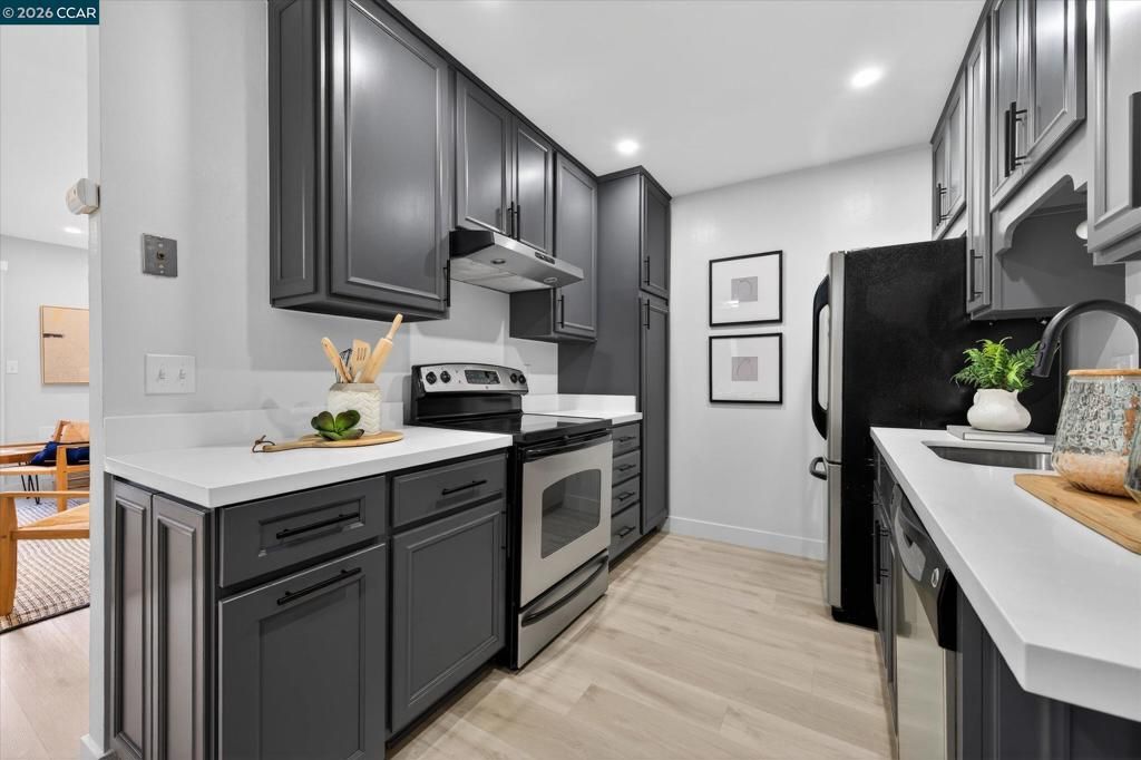 Image 15 of property listing at 1445 1445 Marchbanks Dr 2, Walnut Creek, CA 94598