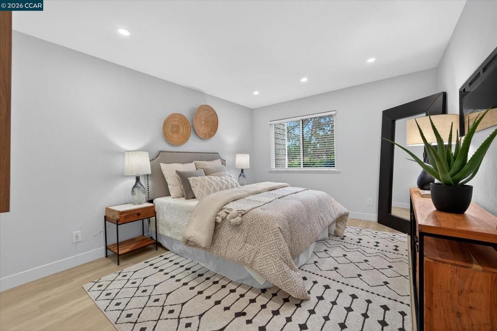 Image 18 of property listing at 1445 1445 Marchbanks Dr 2, Walnut Creek, CA 94598