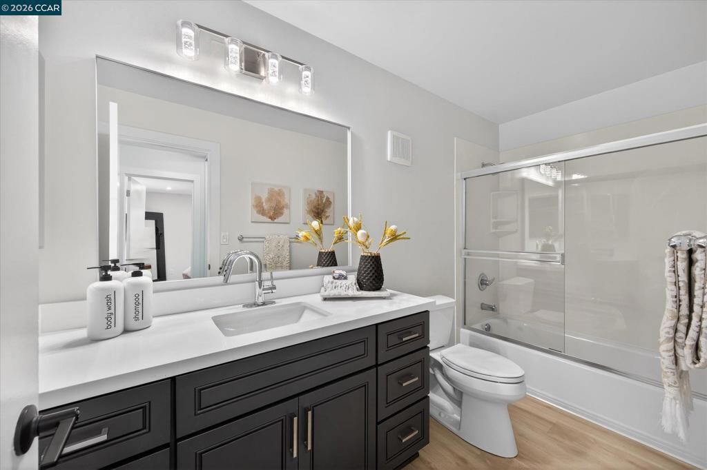 Image 19 of property listing at 1445 1445 Marchbanks Dr 2, Walnut Creek, CA 94598