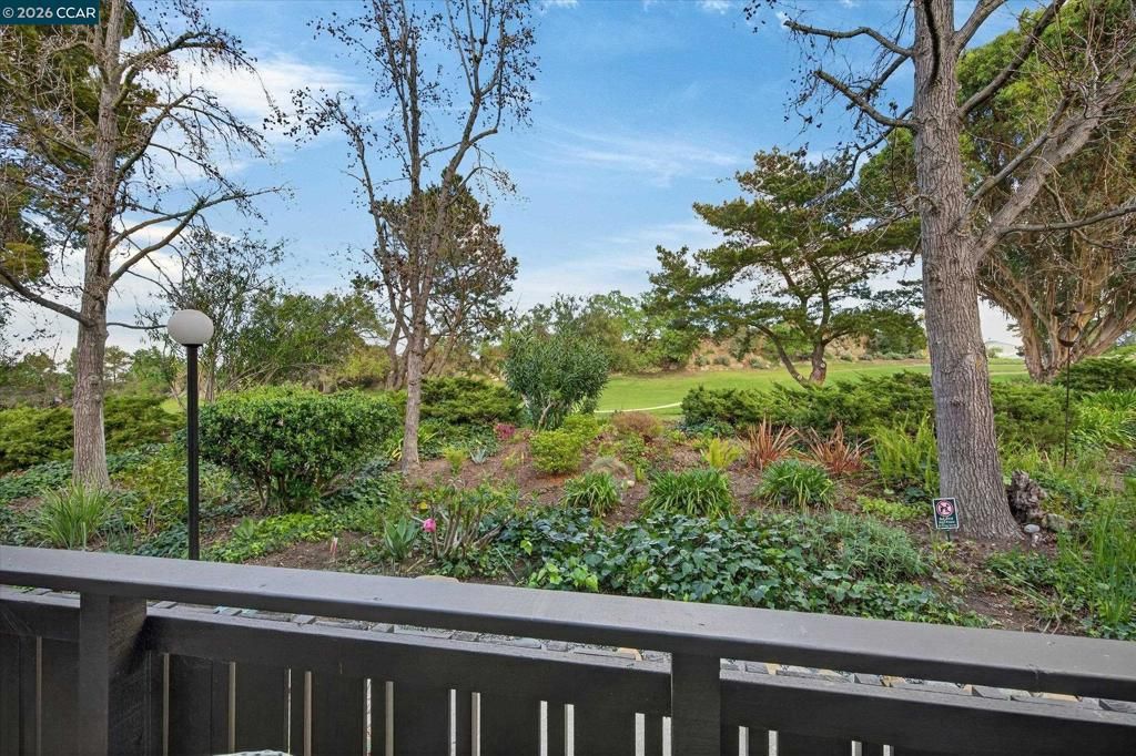 Image 21 of property listing at 1445 1445 Marchbanks Dr 2, Walnut Creek, CA 94598