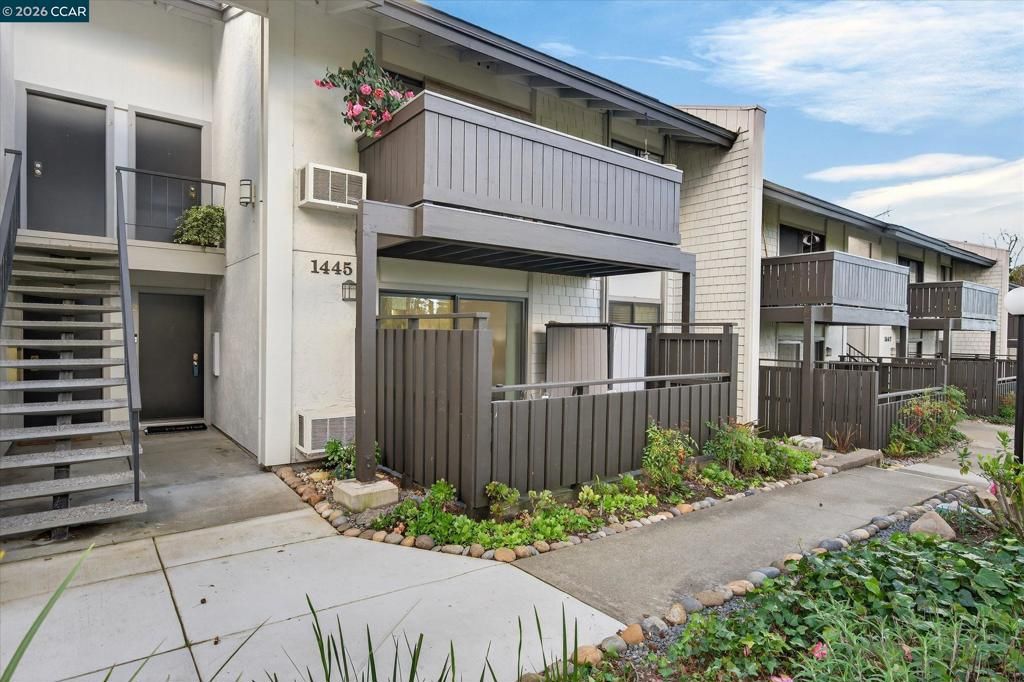 Image 29 of property listing at 1445 1445 Marchbanks Dr 2, Walnut Creek, CA 94598