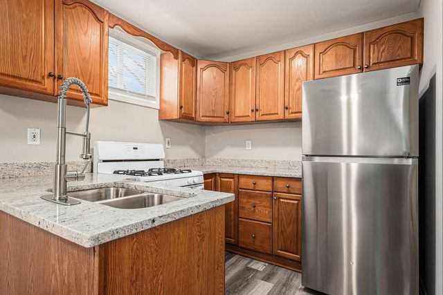 116 Luana Road, Joliet, IL 60433