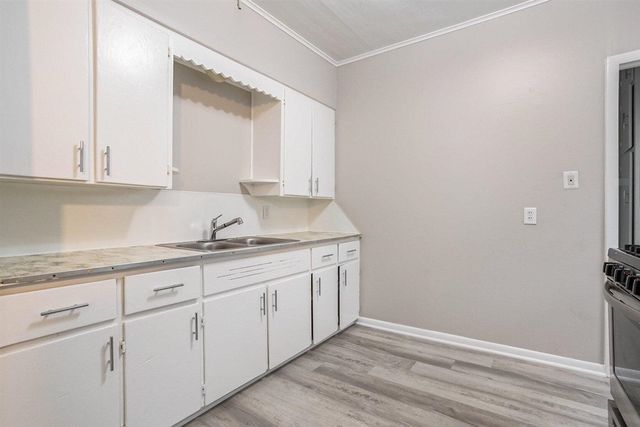 3116 N Whittier Drive, Kalamazoo, MI 49001
