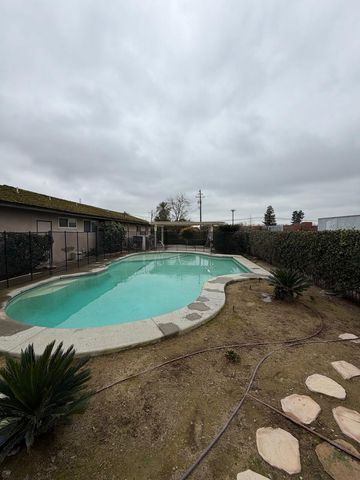 6837 S Granada, Madera, CA 93637