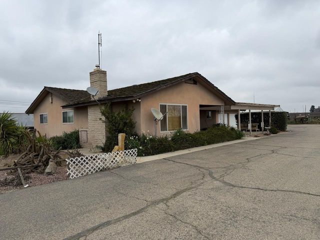 6837 S Granada, Madera, CA 93637