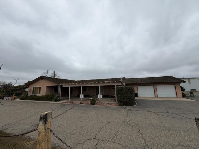 6837 S Granada, Madera, CA 93637