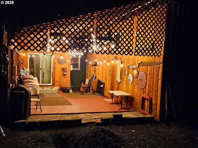 409 N MAIN St, Klickitat, WA 98628