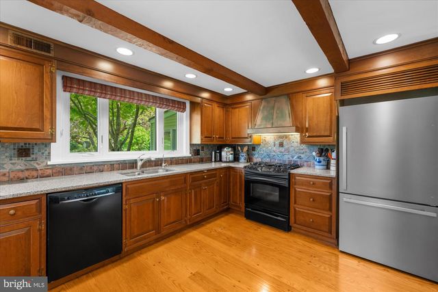 311 GREEN LN, Reading, PA 19601