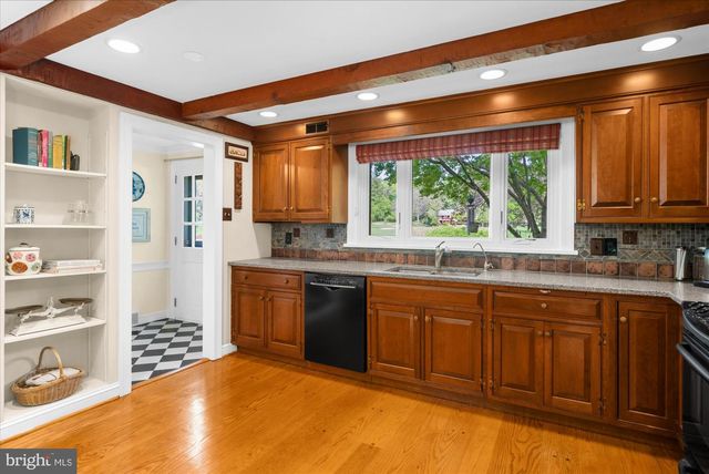311 GREEN LN, Reading, PA 19601