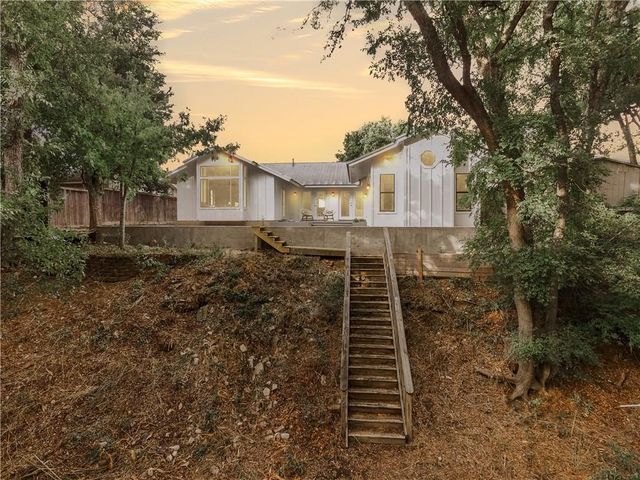 5139 Meadow Creek DR, Austin, TX 78745