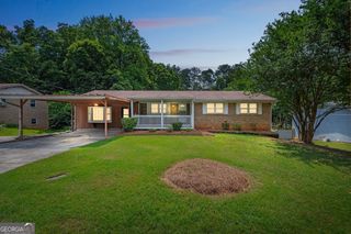 1526 Tanglewood Way NW, Conyers, GA 30012