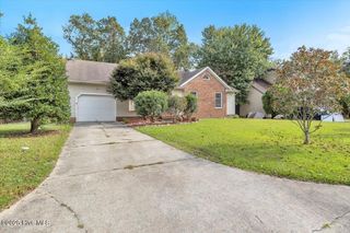 156 Raintree Circle, Jacksonville, NC 28540