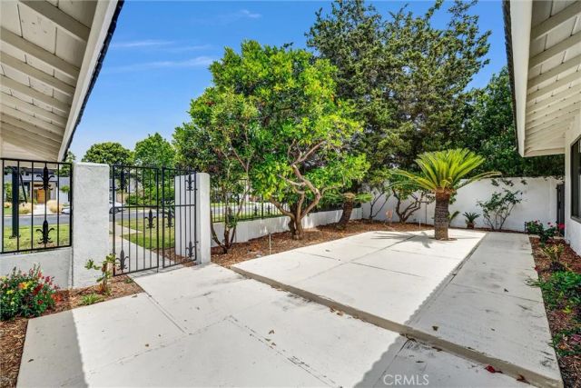 17782 Arbolada, Tustin, CA 92780