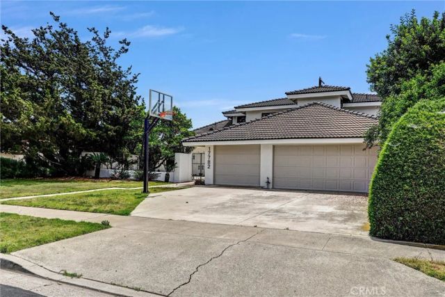 17782 Arbolada, Tustin, CA 92780