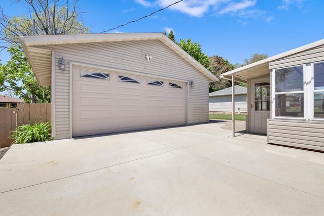 6021 Kirkwood AVENUE, Cudahy, WI 53110