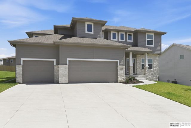12619 Carpenter Street, Papillion, NE 68138