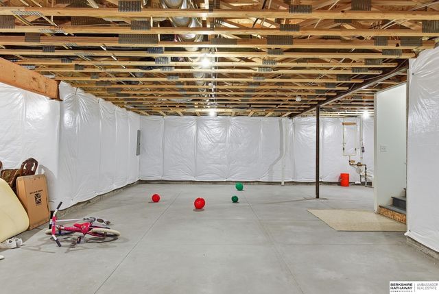 12619 Carpenter Street, Papillion, NE 68138