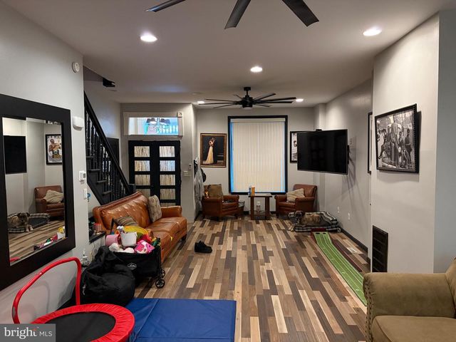 1715 GREEN ST, Harrisburg, PA 17102