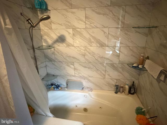 1715 GREEN ST, Harrisburg, PA 17102