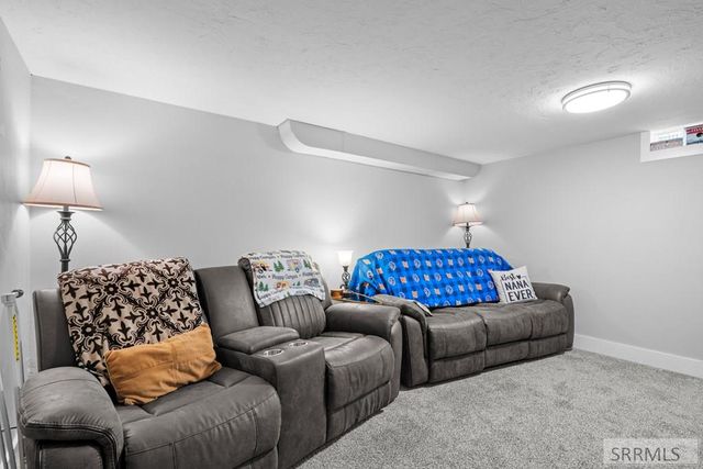 285 Lomax Street, Idaho Falls, ID 83401