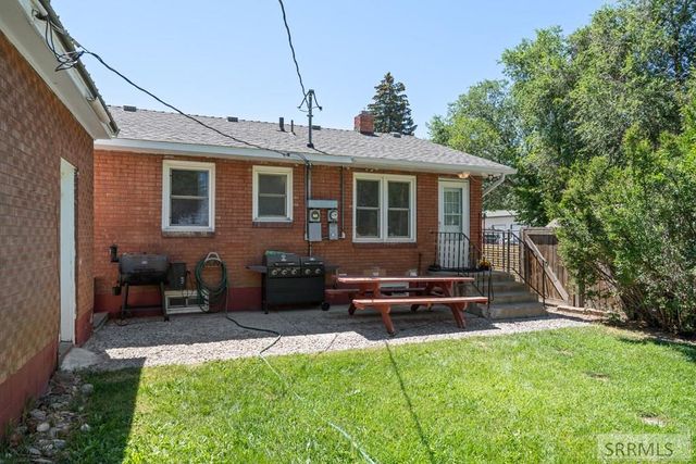 285 Lomax Street, Idaho Falls, ID 83401