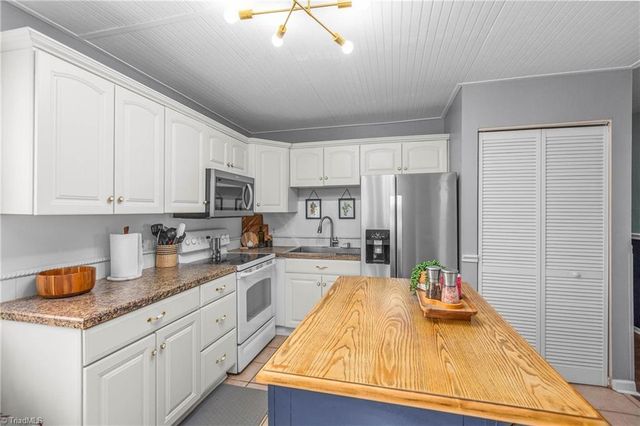 303 Pin Oak Drive, King, NC 27021