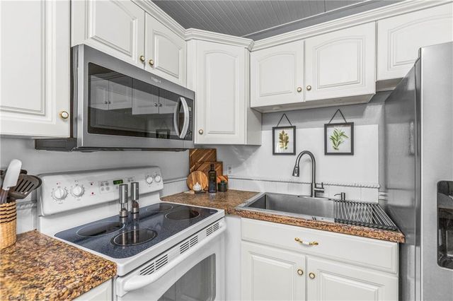 303 Pin Oak Drive, King, NC 27021