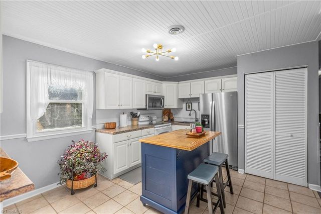 303 Pin Oak Drive, King, NC 27021